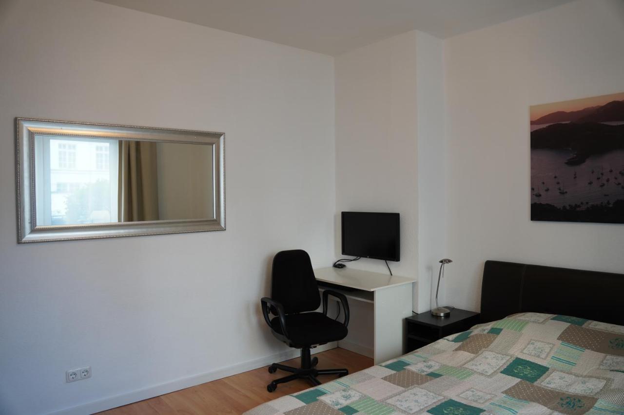 Bright, Spacious Apartment With A Lovely Terrace In The Heart Of อาเคิน ภายนอก รูปภาพ